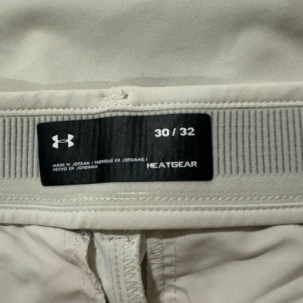 Under Armour Iso-Chill Tapered Golf Pants | 30/32 |Summit White